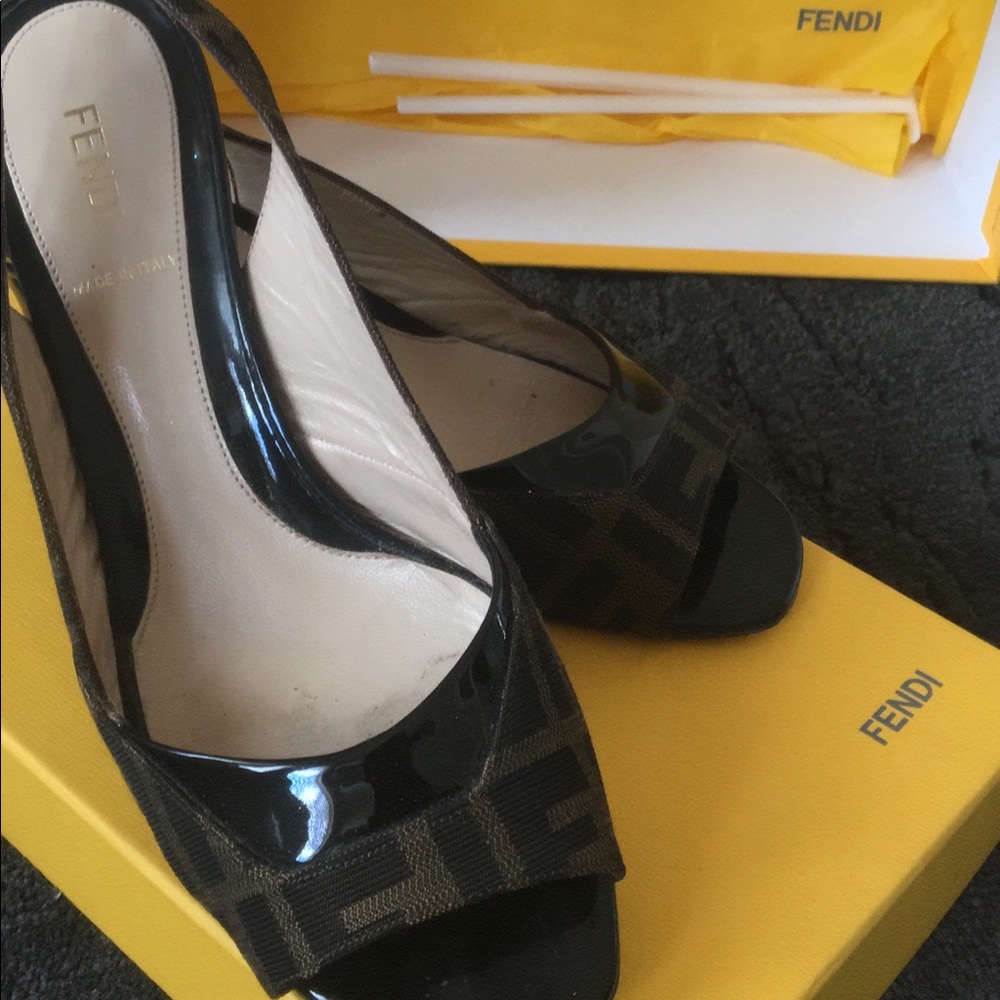 Fendi kitten heel